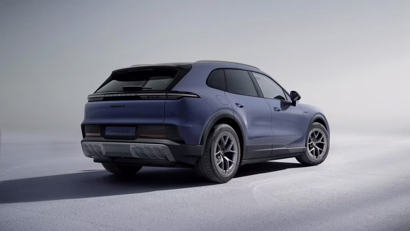 Porsche Cayenne S Electric traseira