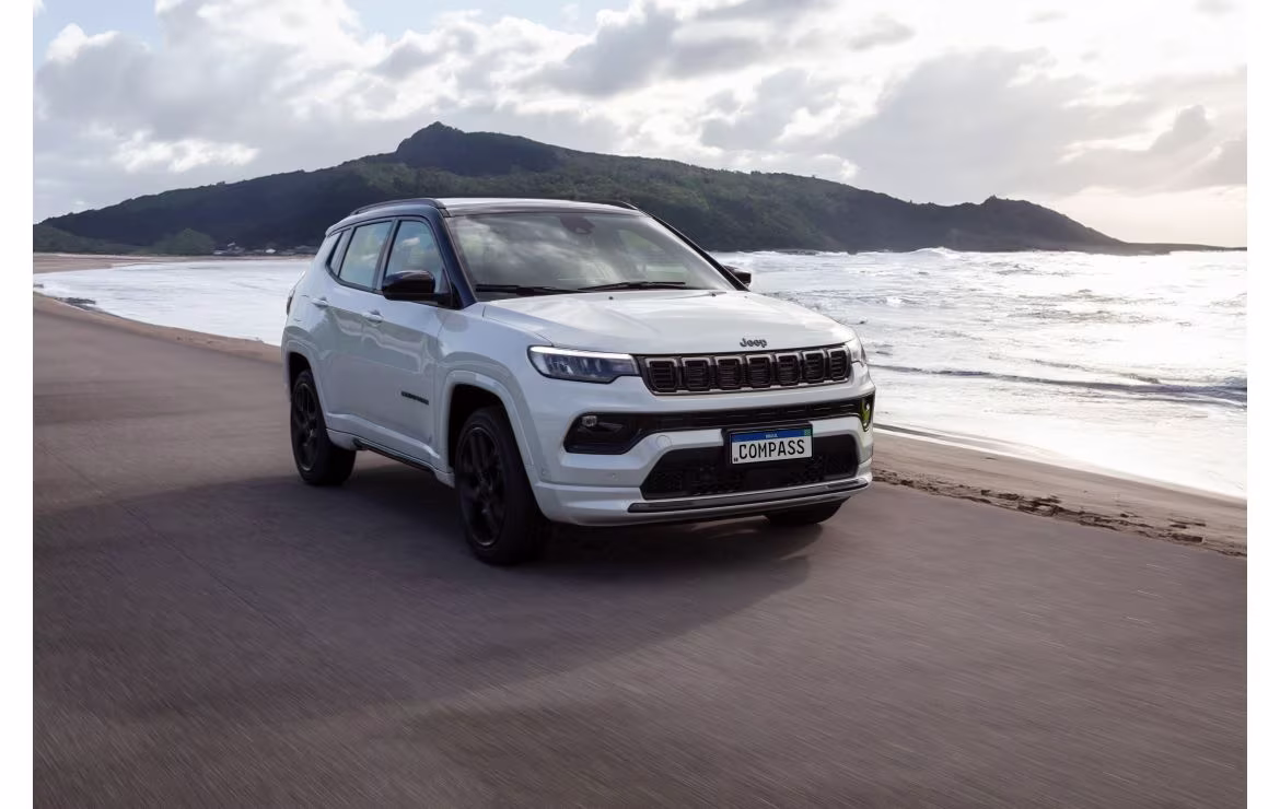 Jeep na praia