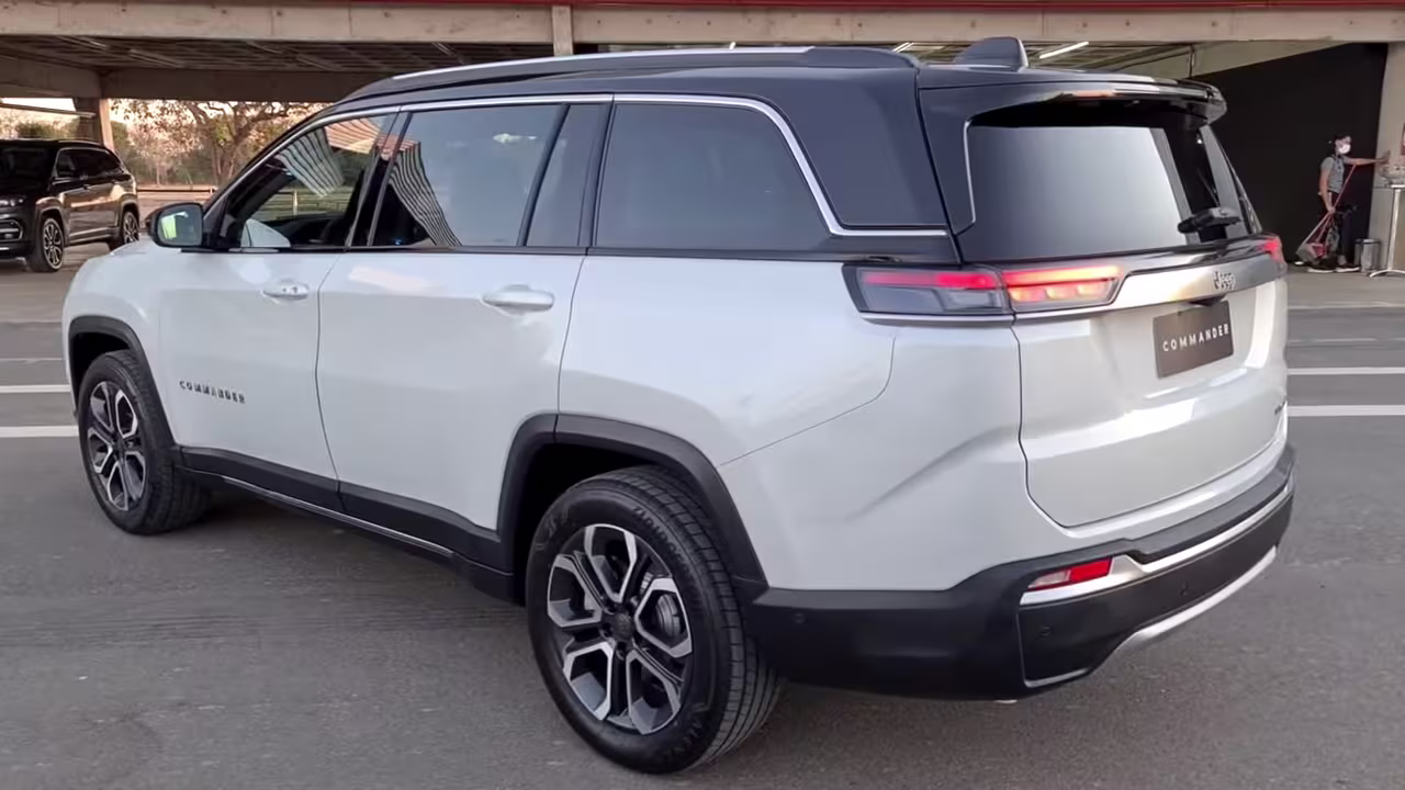 Jeep Commander em imagem de arquivo