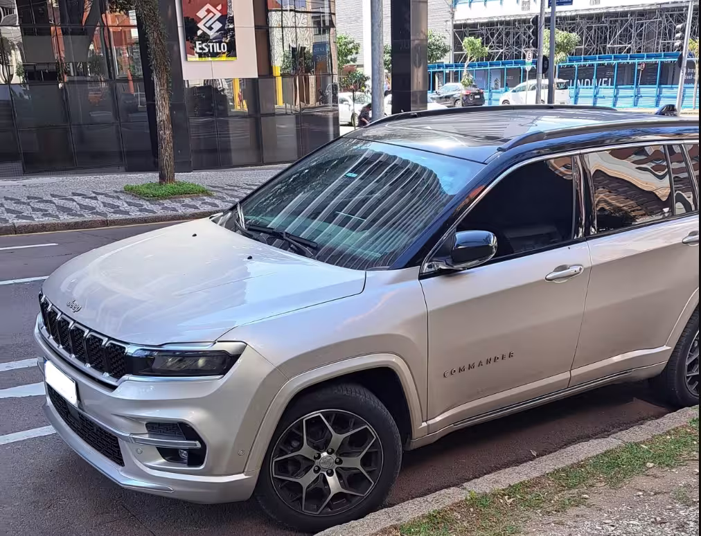 Jeep Commander em imagem de arquivo usada na cobertura do recall