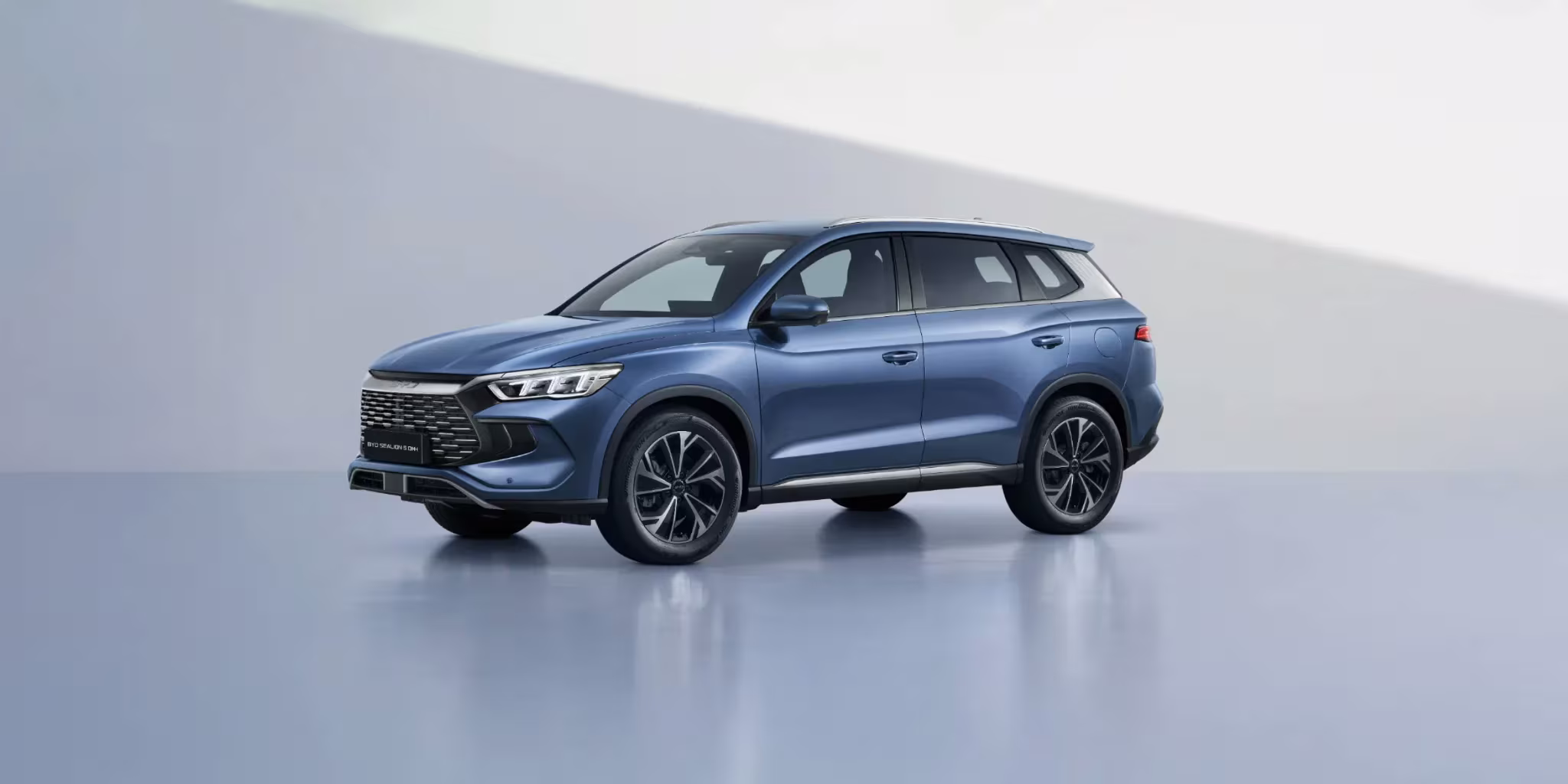 BYD Sealion 05 DM-i 2026 em vista dianteira