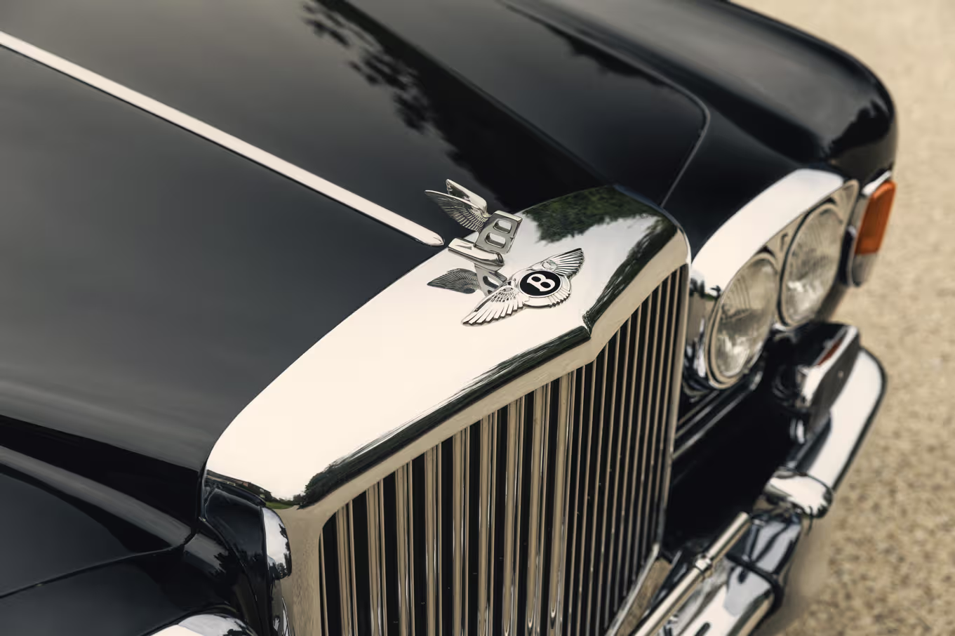 Bentley T Series Mulliner Coupe em foto oficial da Bentley