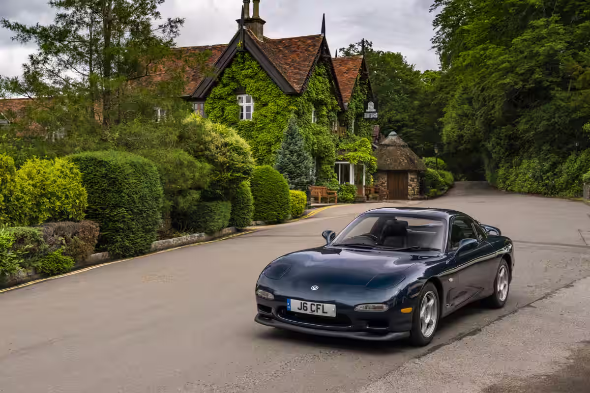 Mazda RX-7 Mk3 em imagem oficial da Mazda