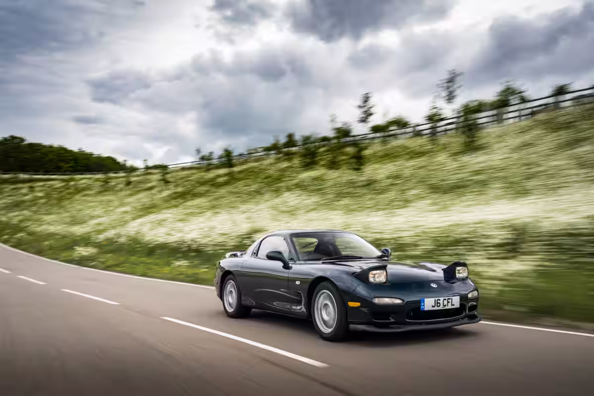 Mazda RX-7 Mk3 em imagem oficial da Mazda 23