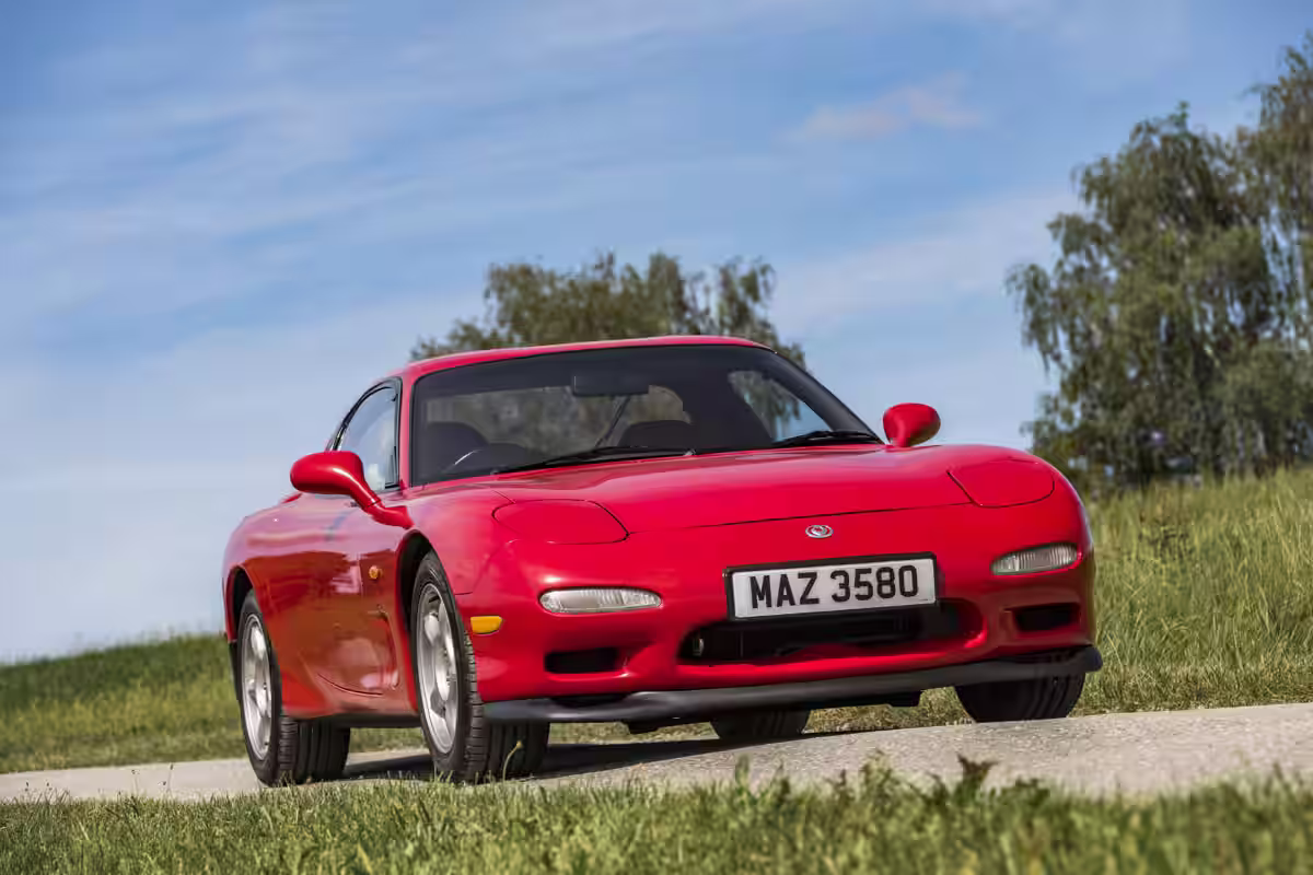 Mazda RX-7 Mk3 em imagem oficial da Mazda 7