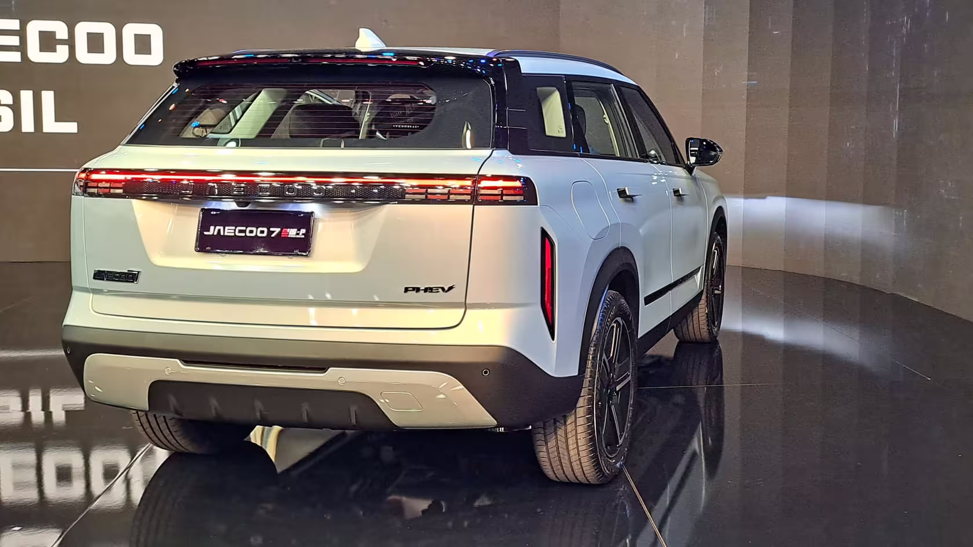 Traseira do Jaecoo 7 Elite PHEV