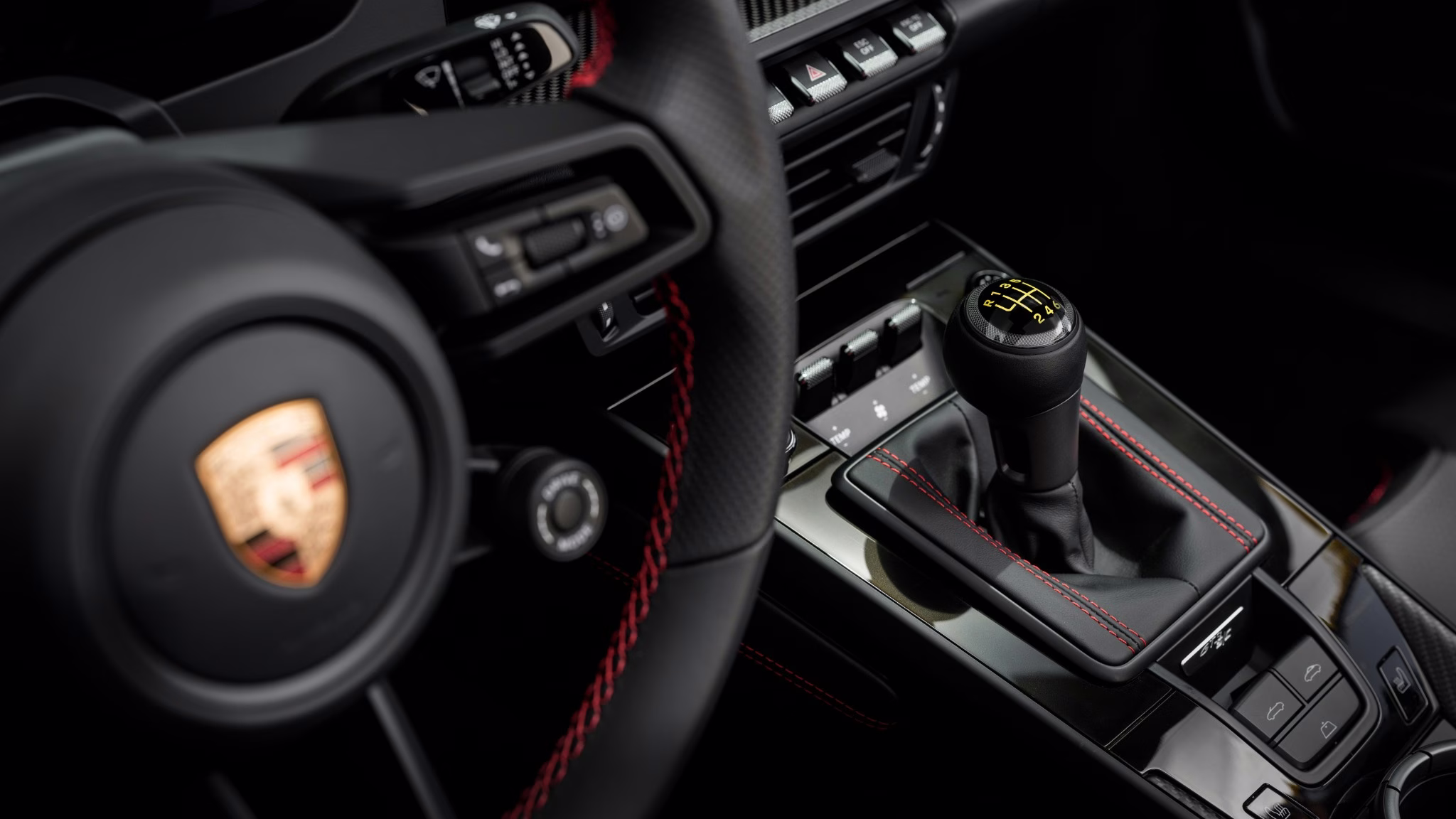 Porsche 911 GT3 S/C em imagem oficial com destaque para a traseira
