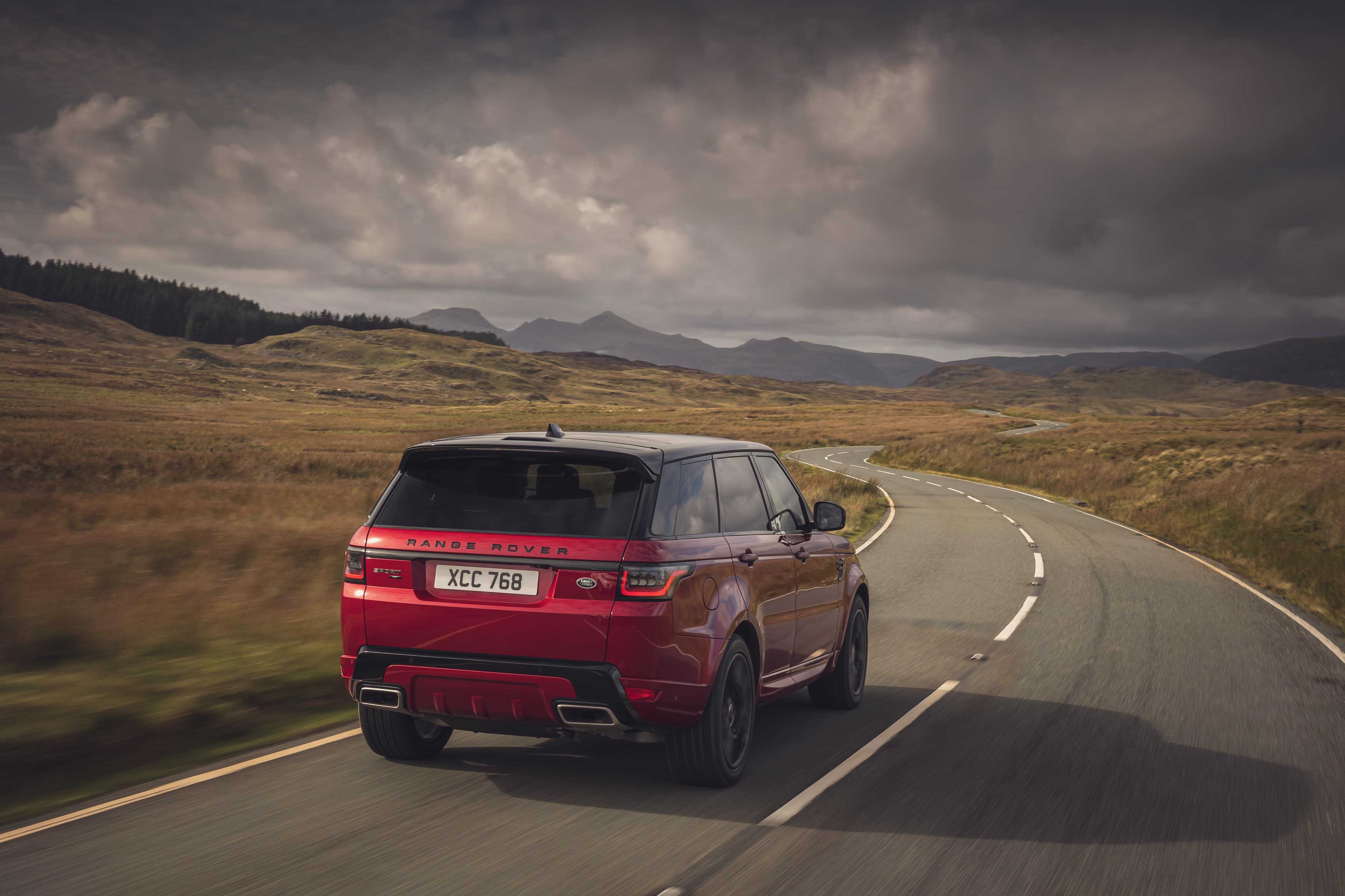 Range Rover Sport L494 em imagem de divulgação do press kit oficial da Land Rover