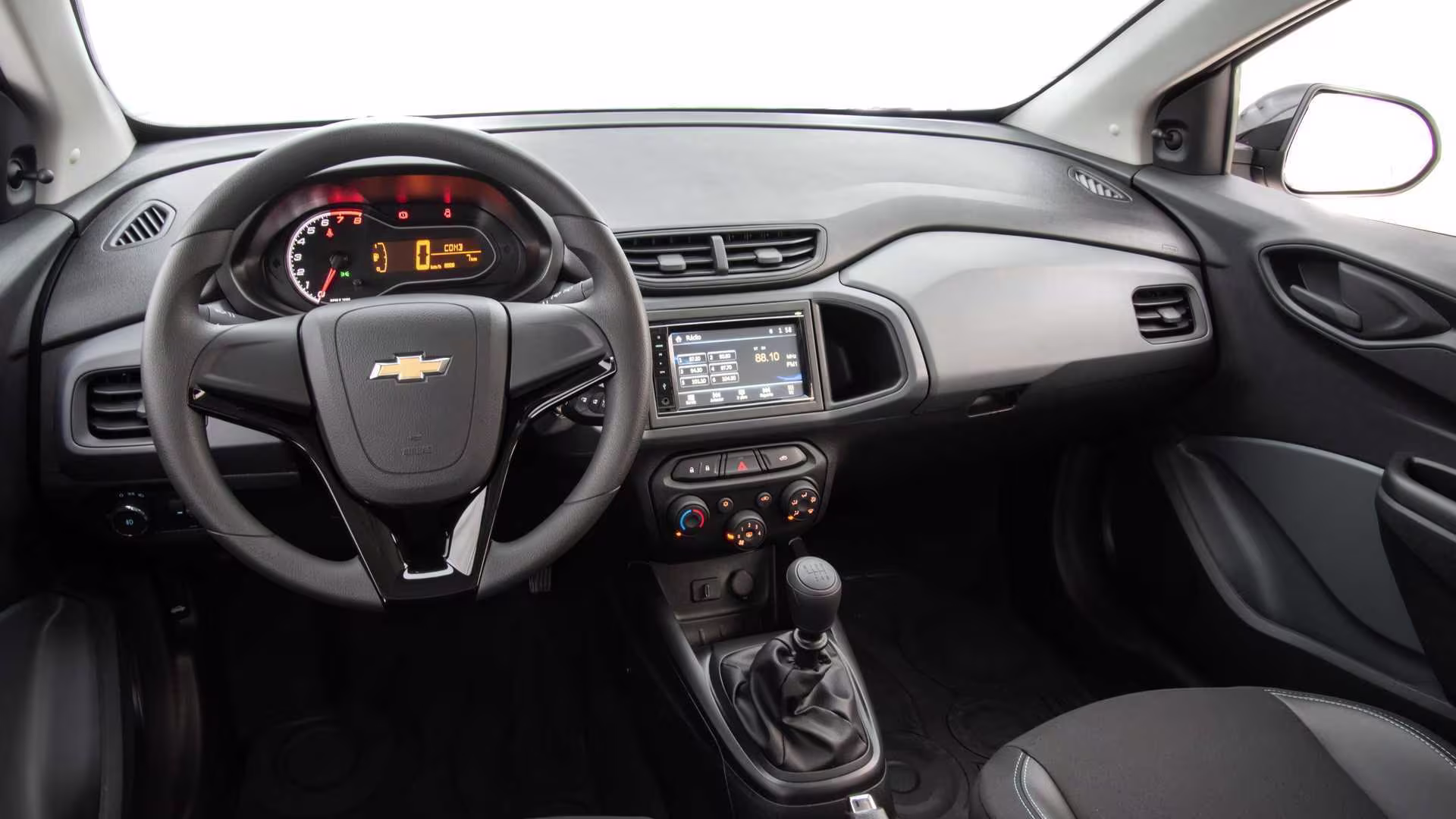 Painel do Chevrolet Onix Joy usado