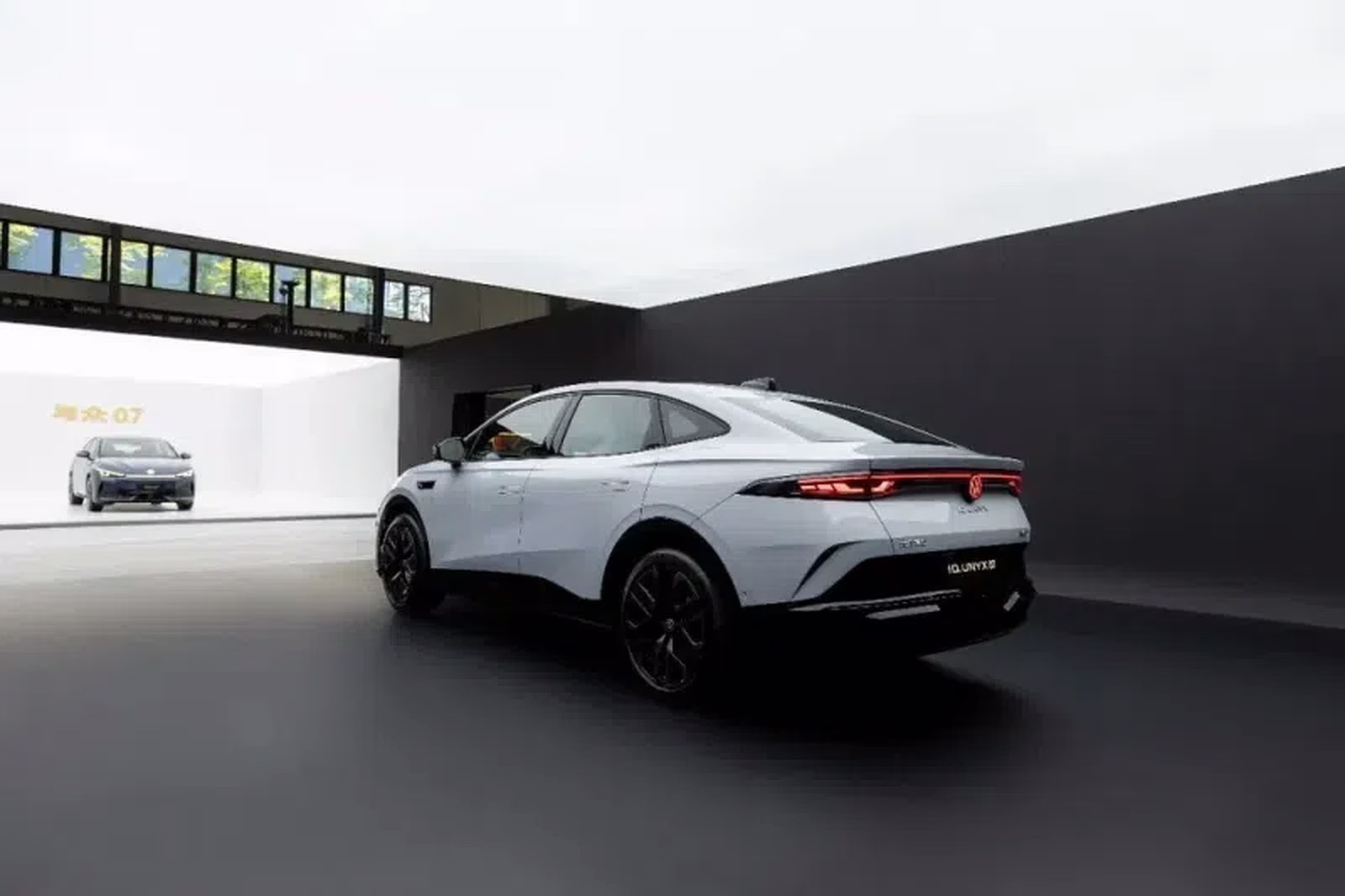 Volkswagen ID. Unyx 07 elétrico em imagem oficial de lançamento