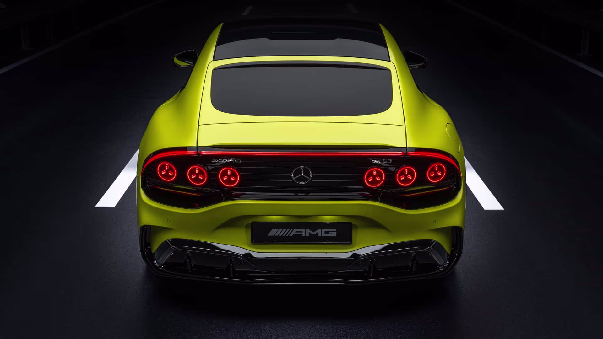 Mercedes-AMG GT elétrico em imagem lateral de divulgação
