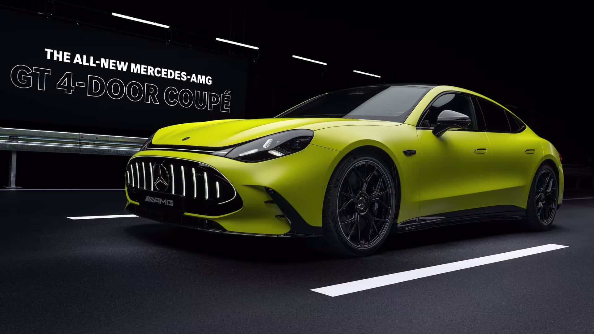 Mercedes-AMG GT elétrico visto em ângulo dianteiro