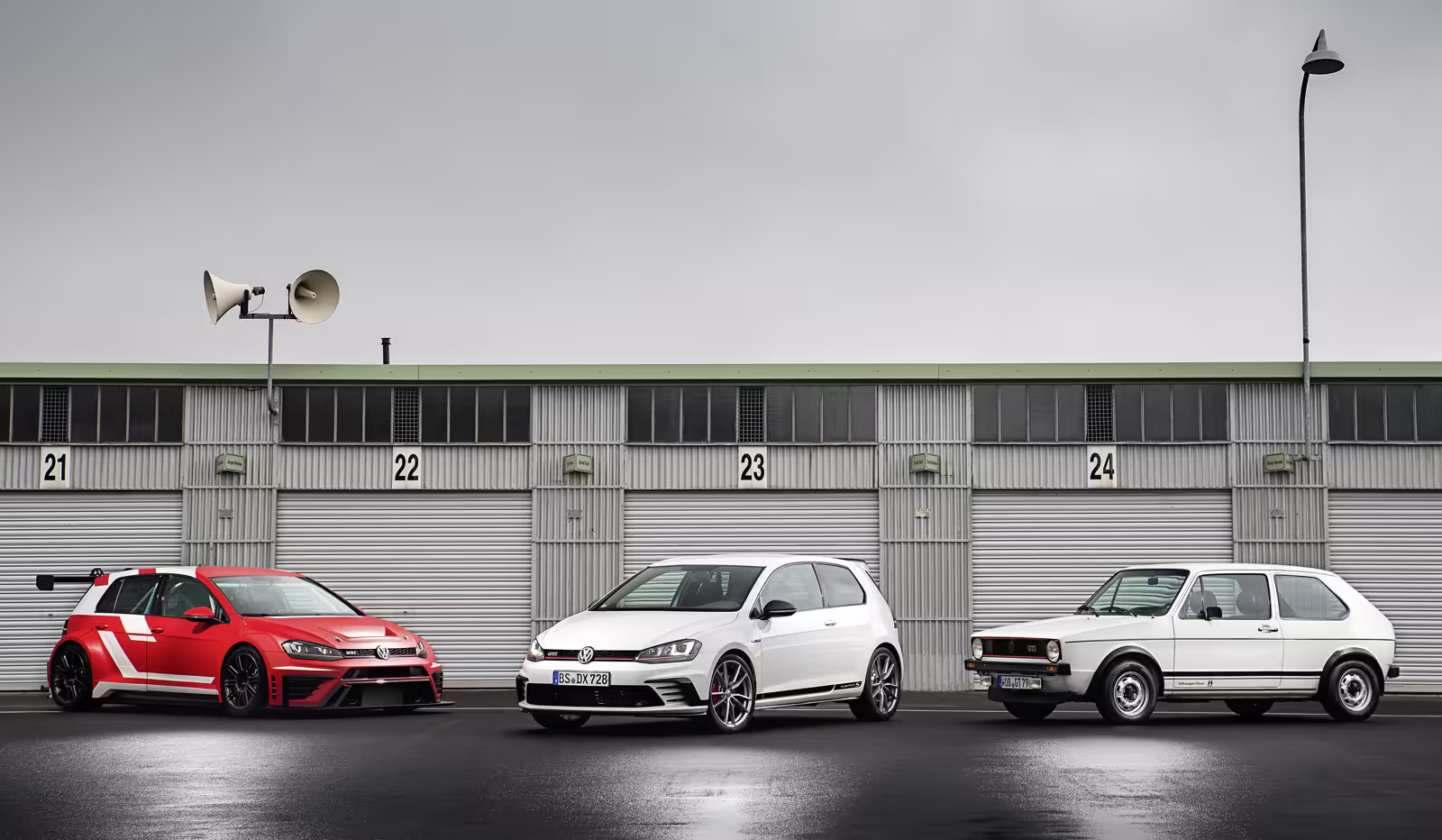Volkswagen Golf GTI 1976 em imagem oficial 18