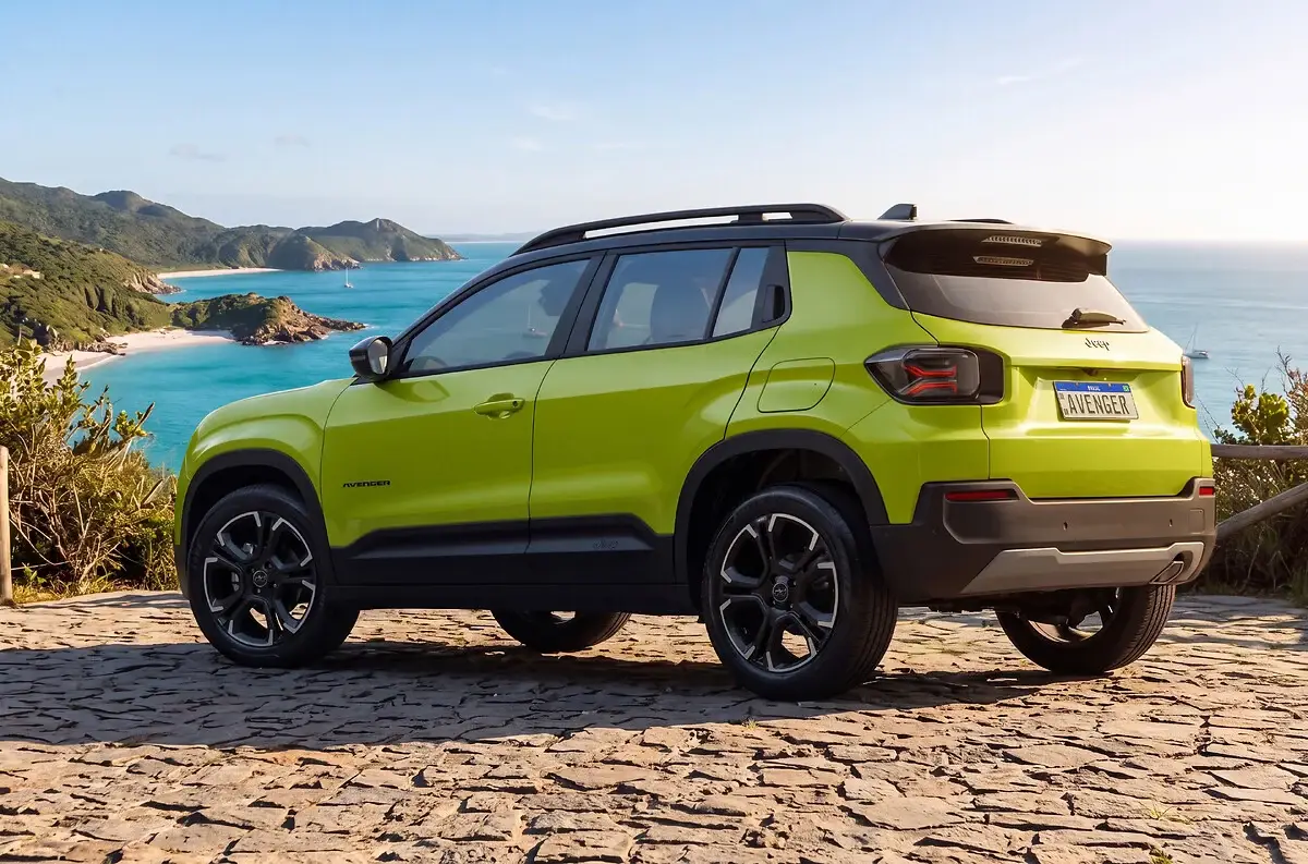 Jeep Avenger 2027 traseira e lateral