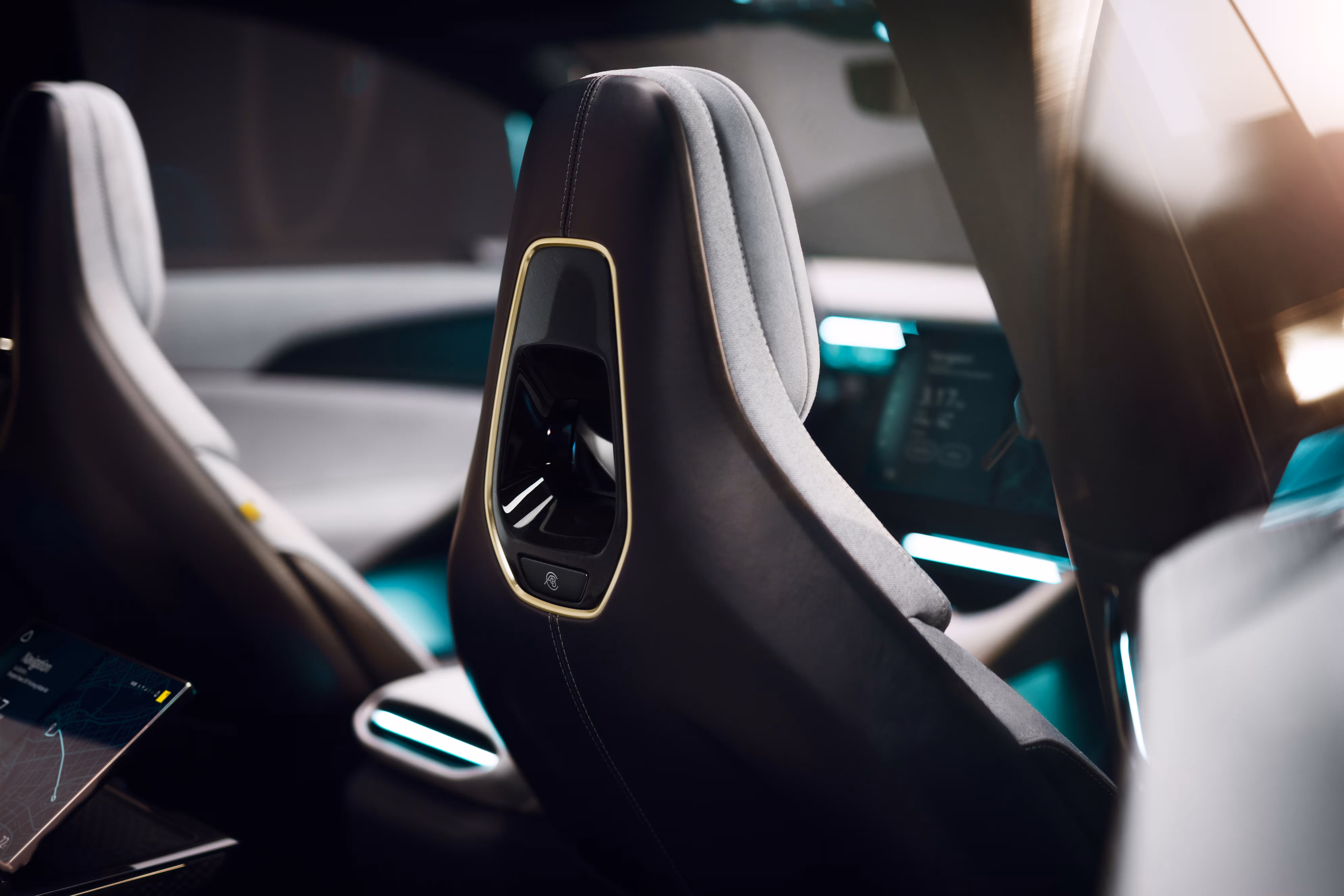 Interior do Lotus Eletre