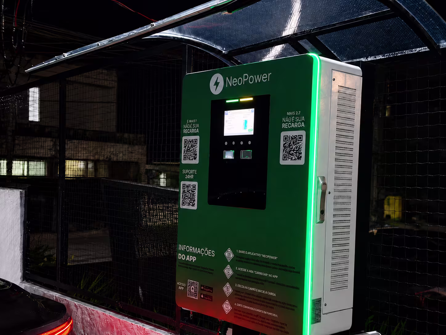 Carregador ultrarrápido para veículos elétricos instalado pela NeoPower em Manaus