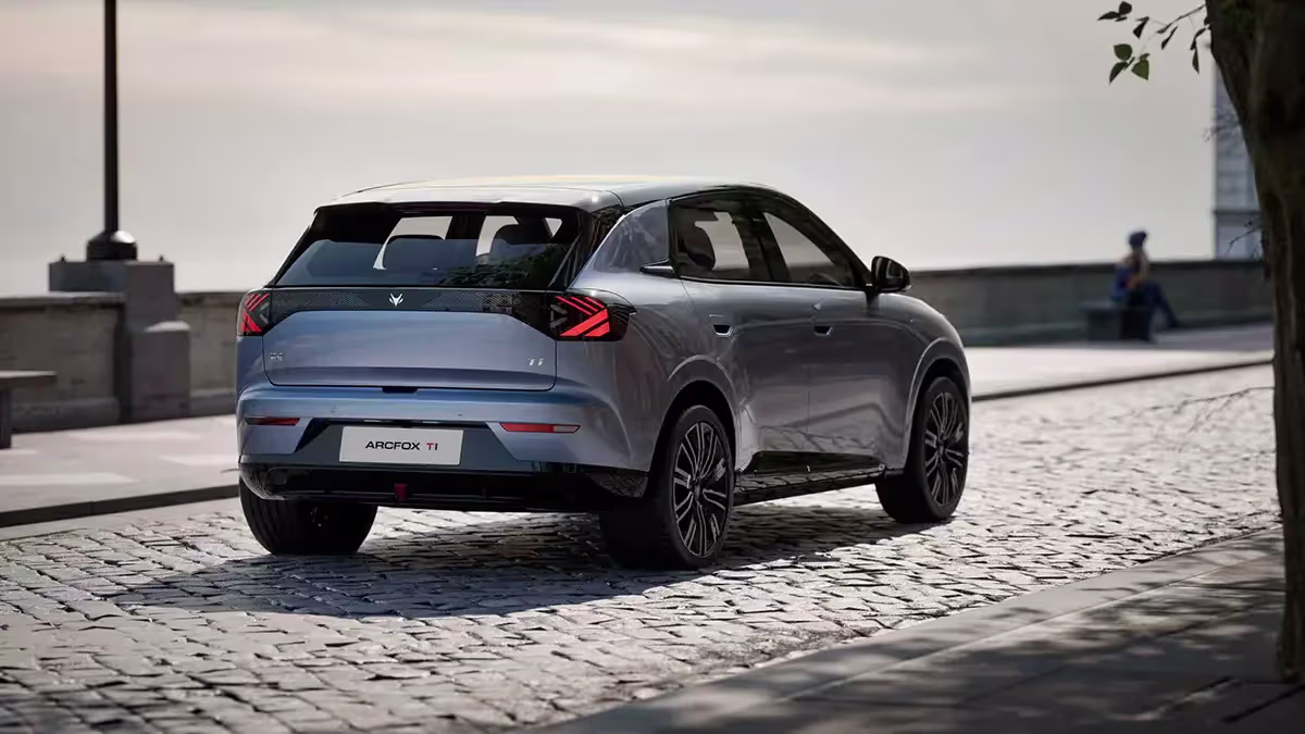 Modelos da BAIC e Arcfox no Salão de Pequim