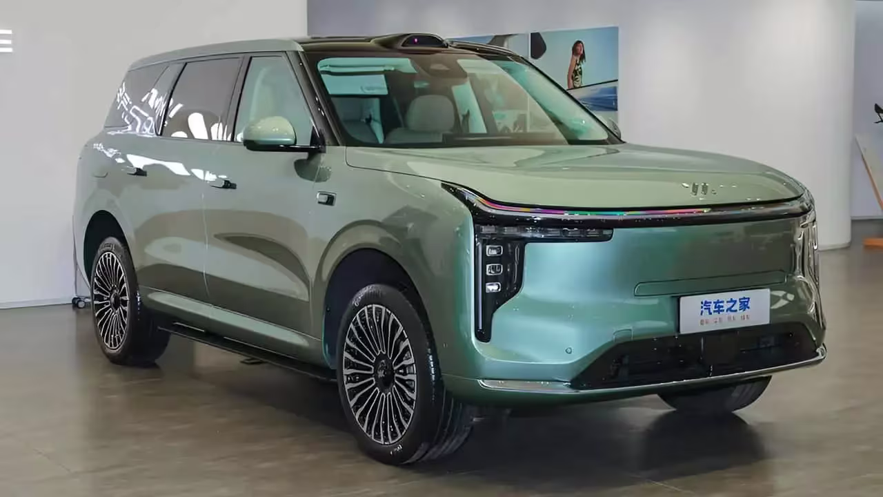 Modelos da IM Motors no Salão de Pequim