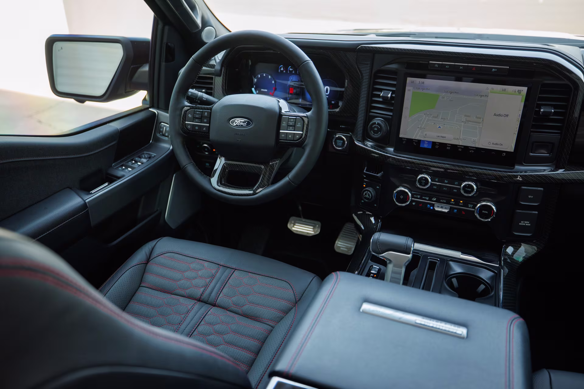 Caçamba da Shelby F-150 Baja Raptor com rack especial e dois estepes de tamanho normal integrados