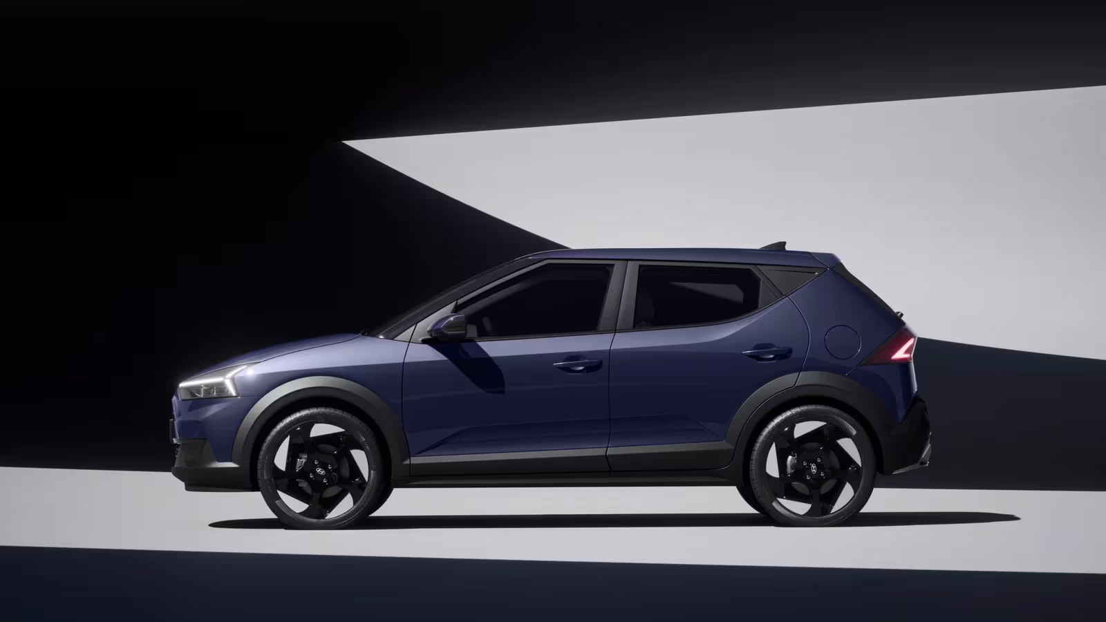 Novo Hyundai i20 visto de lado em imagem oficial