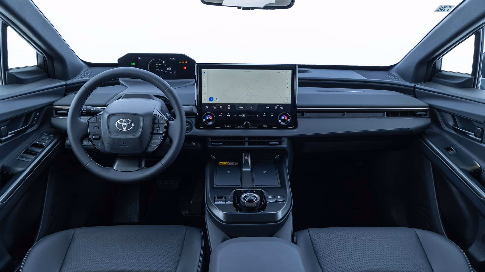 Interior do Toyota bZ4X com central multimídia de 14 polegadas
