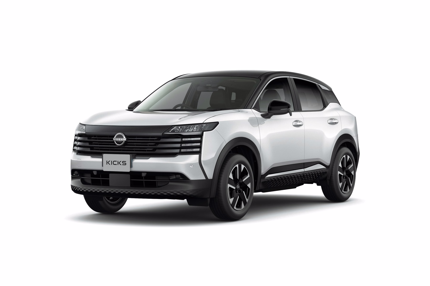 Novo Nissan Kicks branco em estúdio em vista de três quartos dianteira