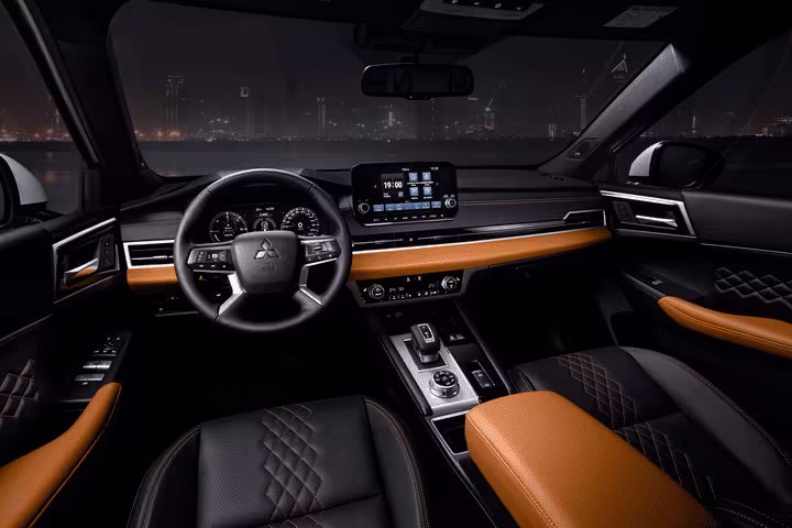 Interior do Mitsubishi Outlander PHEV