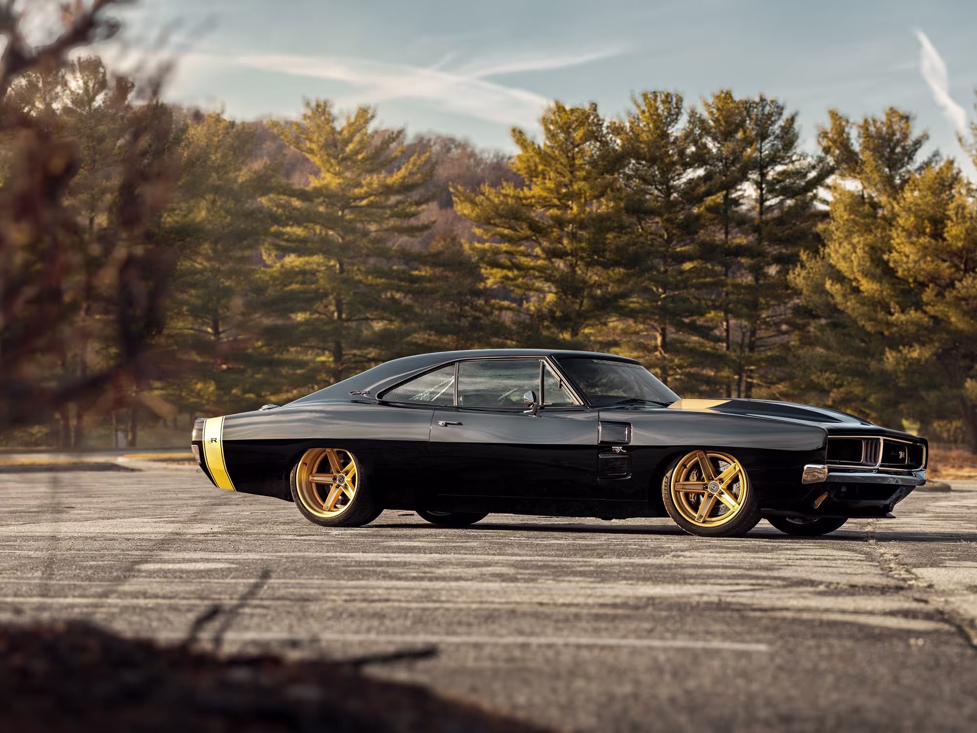 Dodge Charger 1969 TUSK visto de lado em estúdio