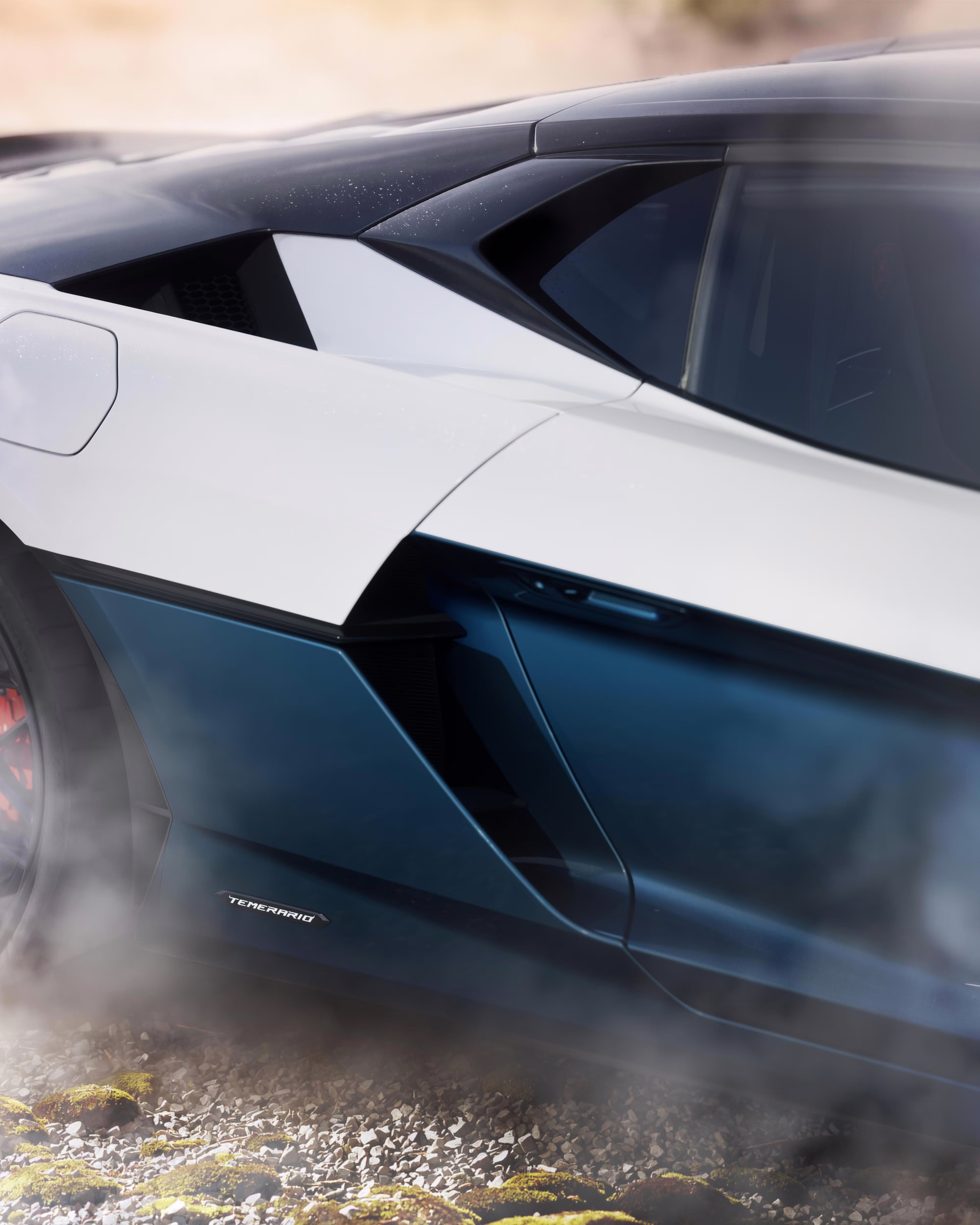 Detalhe vertical da tomada de ar lateral do Lamborghini Temerario Tricolore