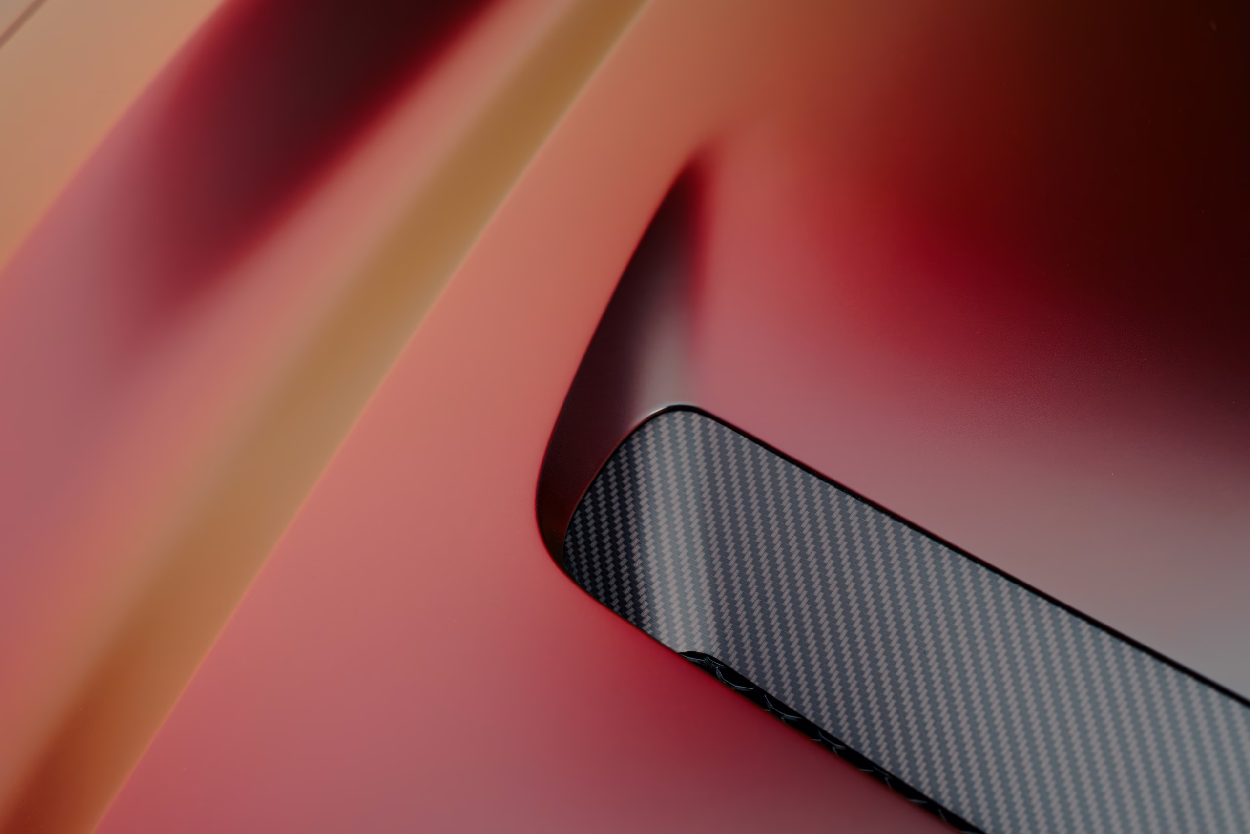 Detalhe da saída de ar em fibra de carbono do Aston Martin Valen