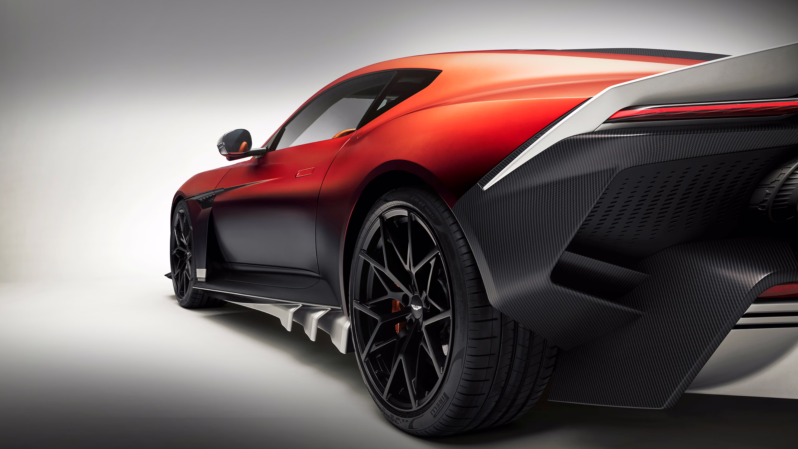 Roda traseira e difusor do Aston Martin Valen