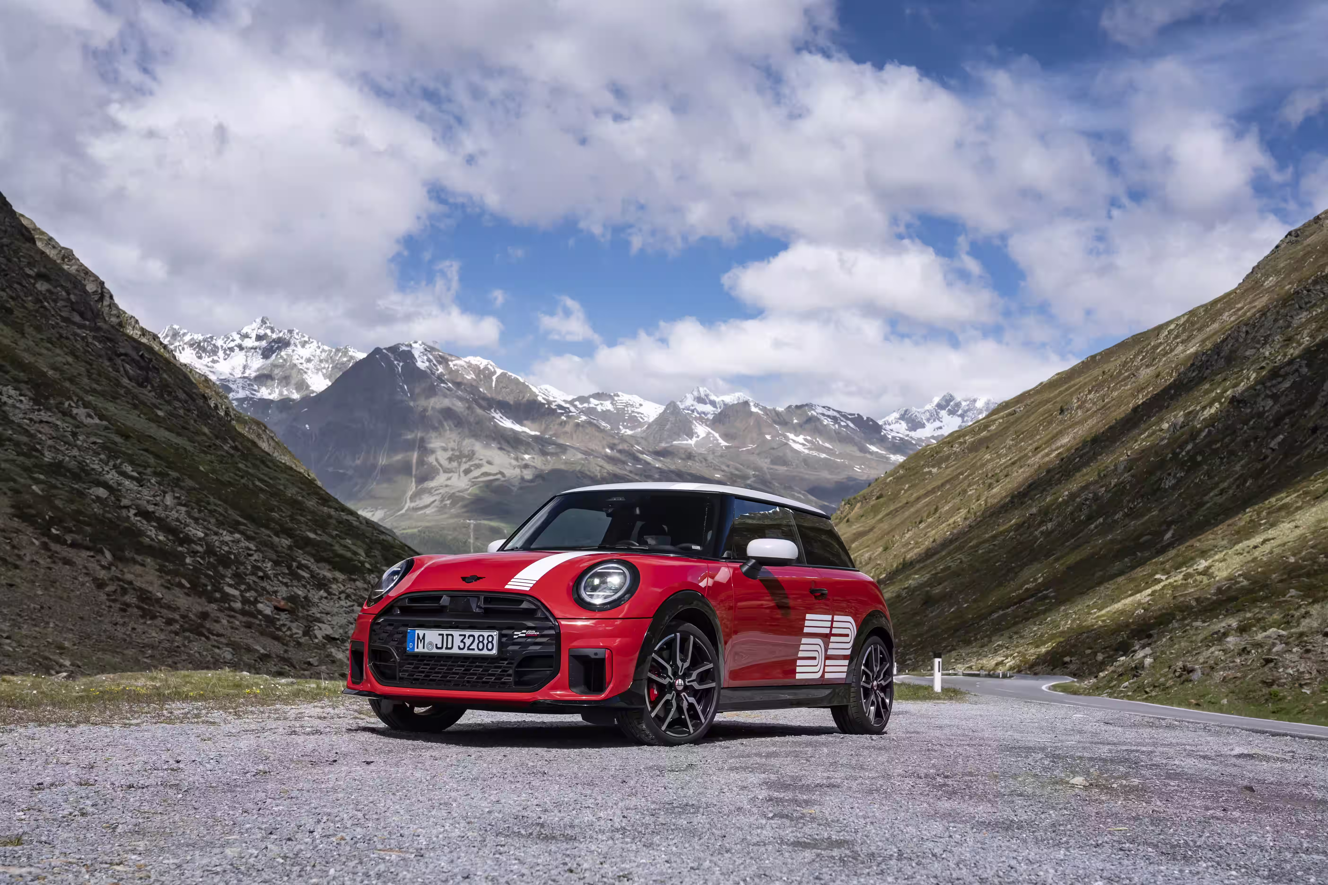 MINI 1965 Victory Edition com número 52 nas portas