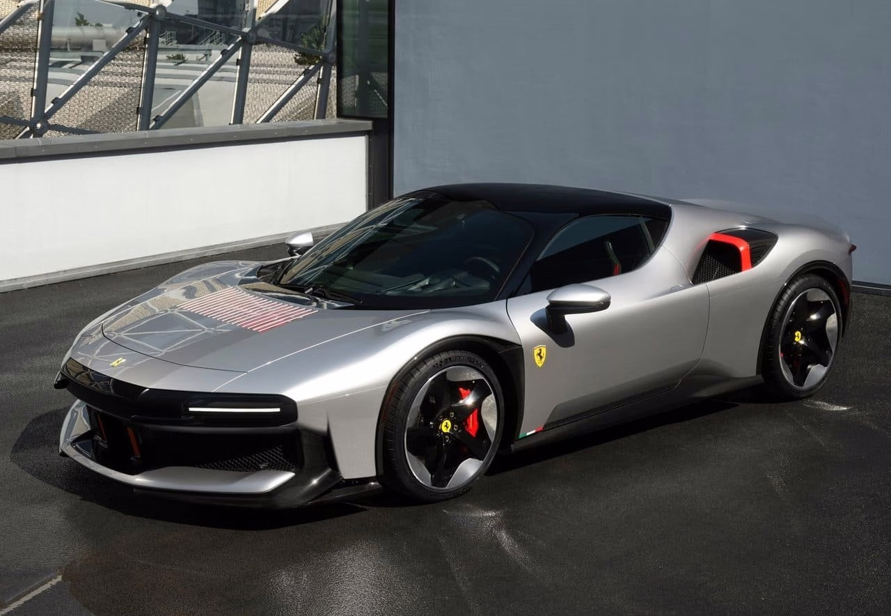 Ferrari CZ26 vista de cima em três quartos dianteiros