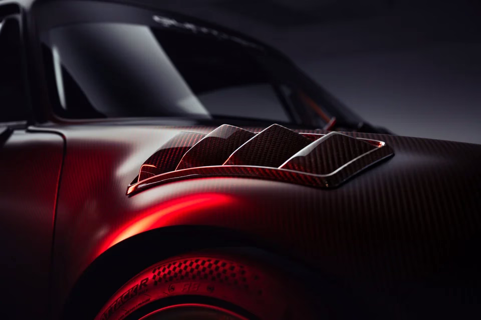 Detalhe do para-lama dianteiro ventilado do Gunther Werks GXR-Evo