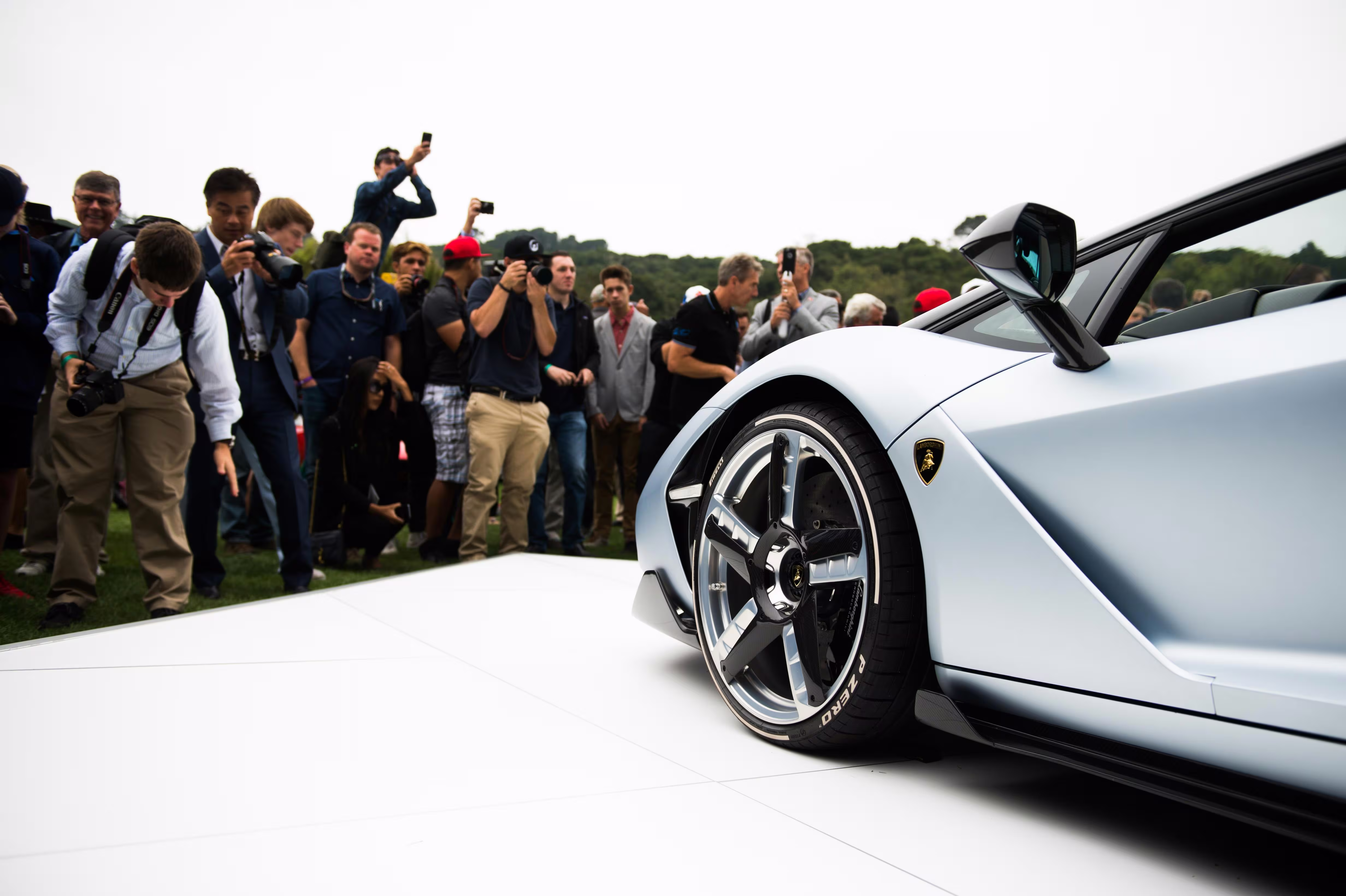 Detalhe de Lamborghini Aventador SVJ em exposição
