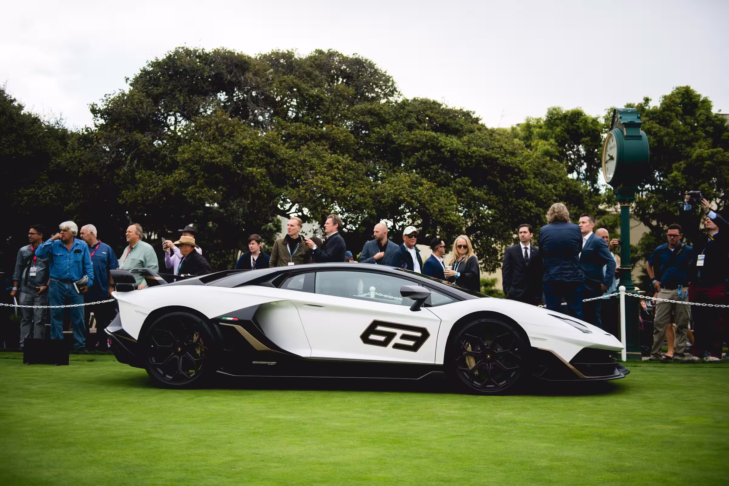 Lamborghini Aventador SVJ 63 Roadster visto de lado