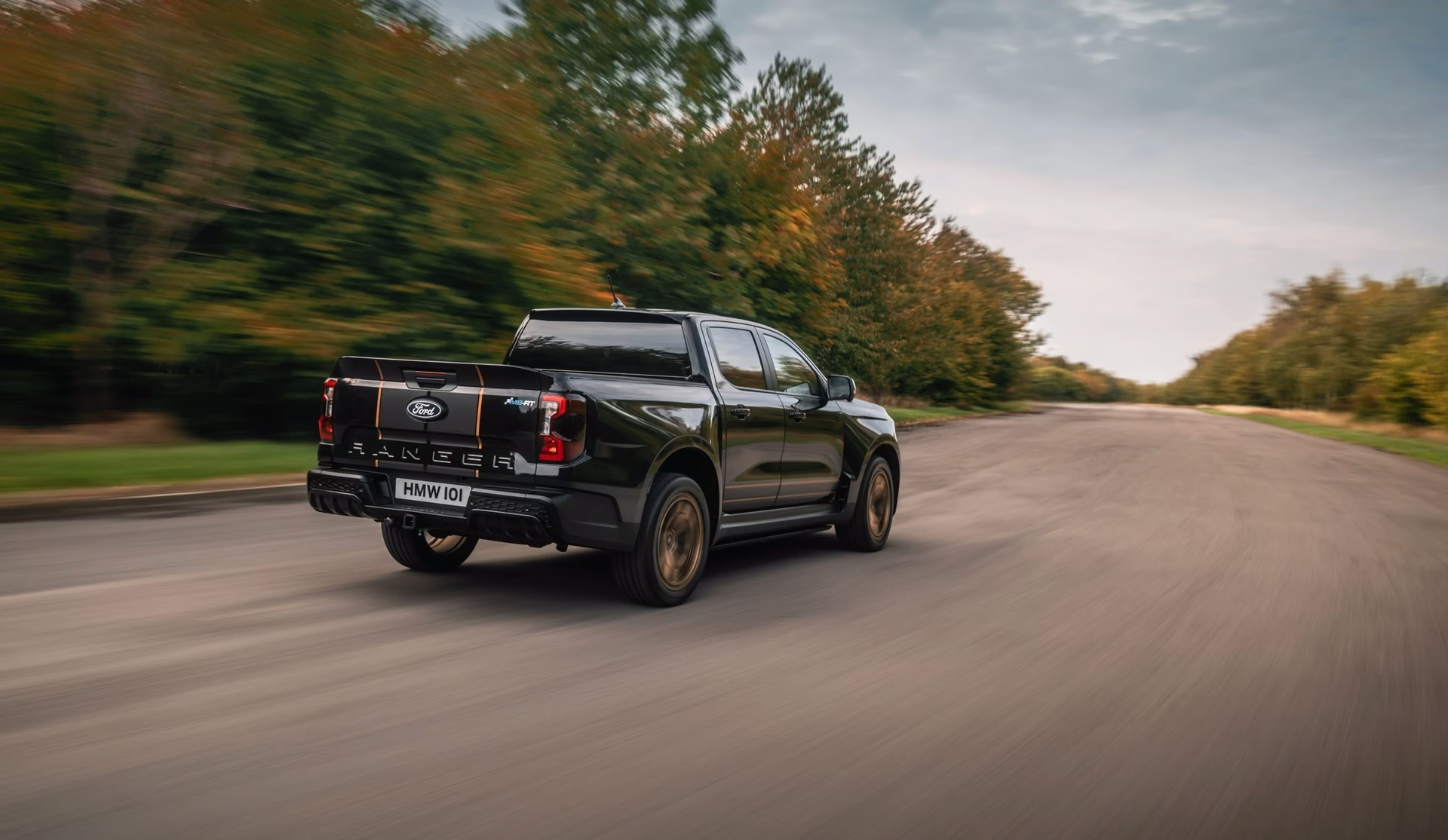 Ranger Champion Edition em movimento vista pela traseira, foto de divulgação