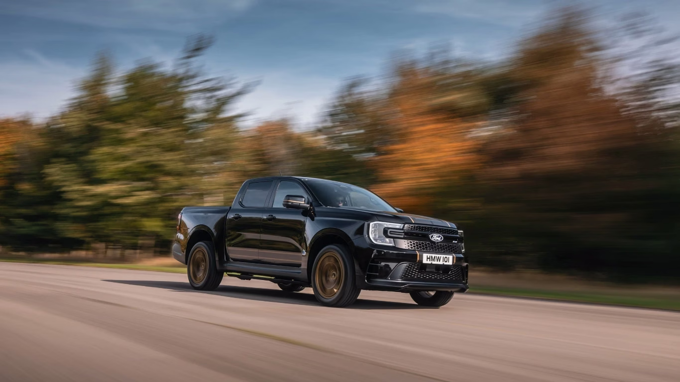 Ranger Champion Edition em movimento vista de lado e pela frente, foto de divulgação
