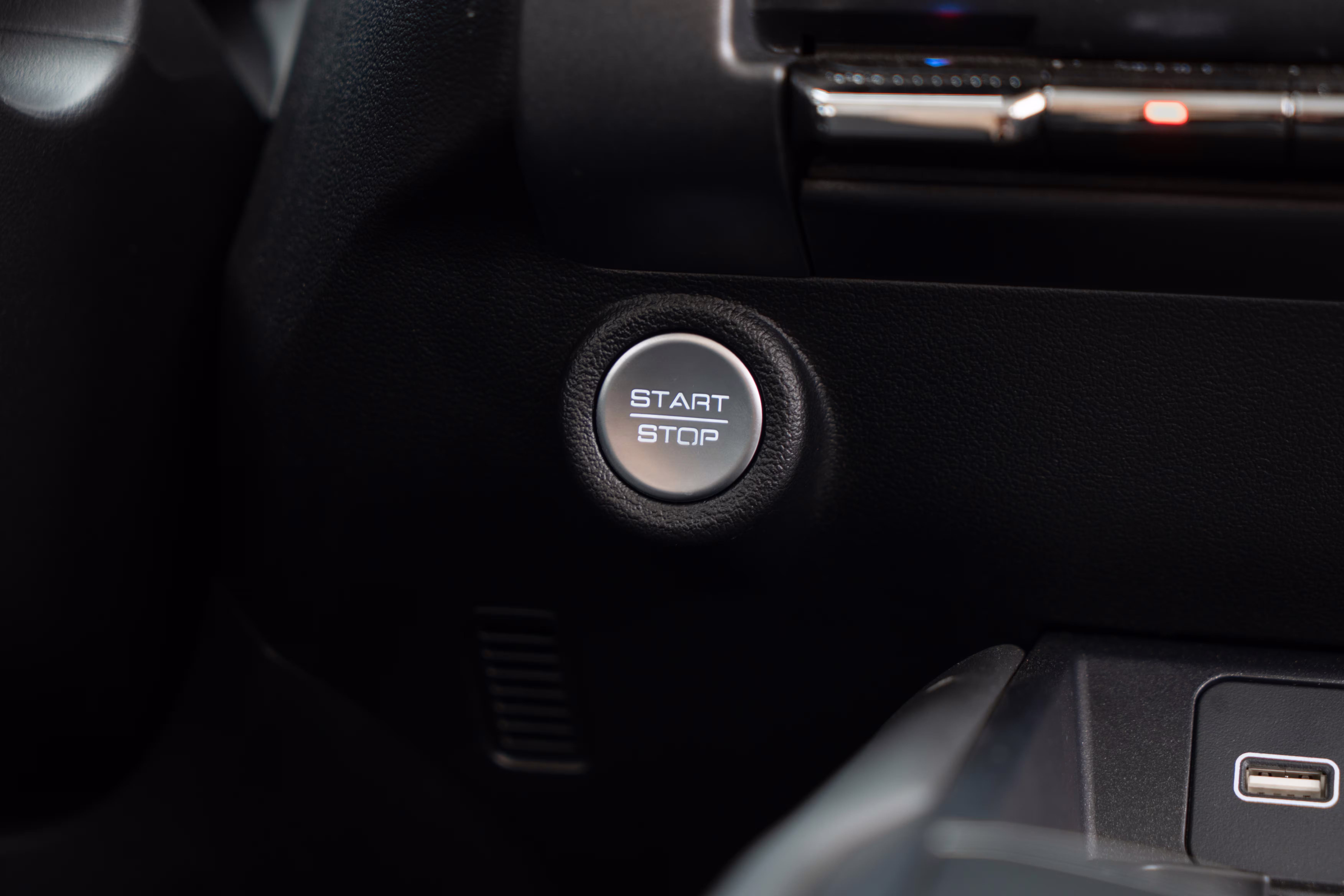 Foto de divulgação: Botão Start Stop do Haval H7 abaixo do painel.