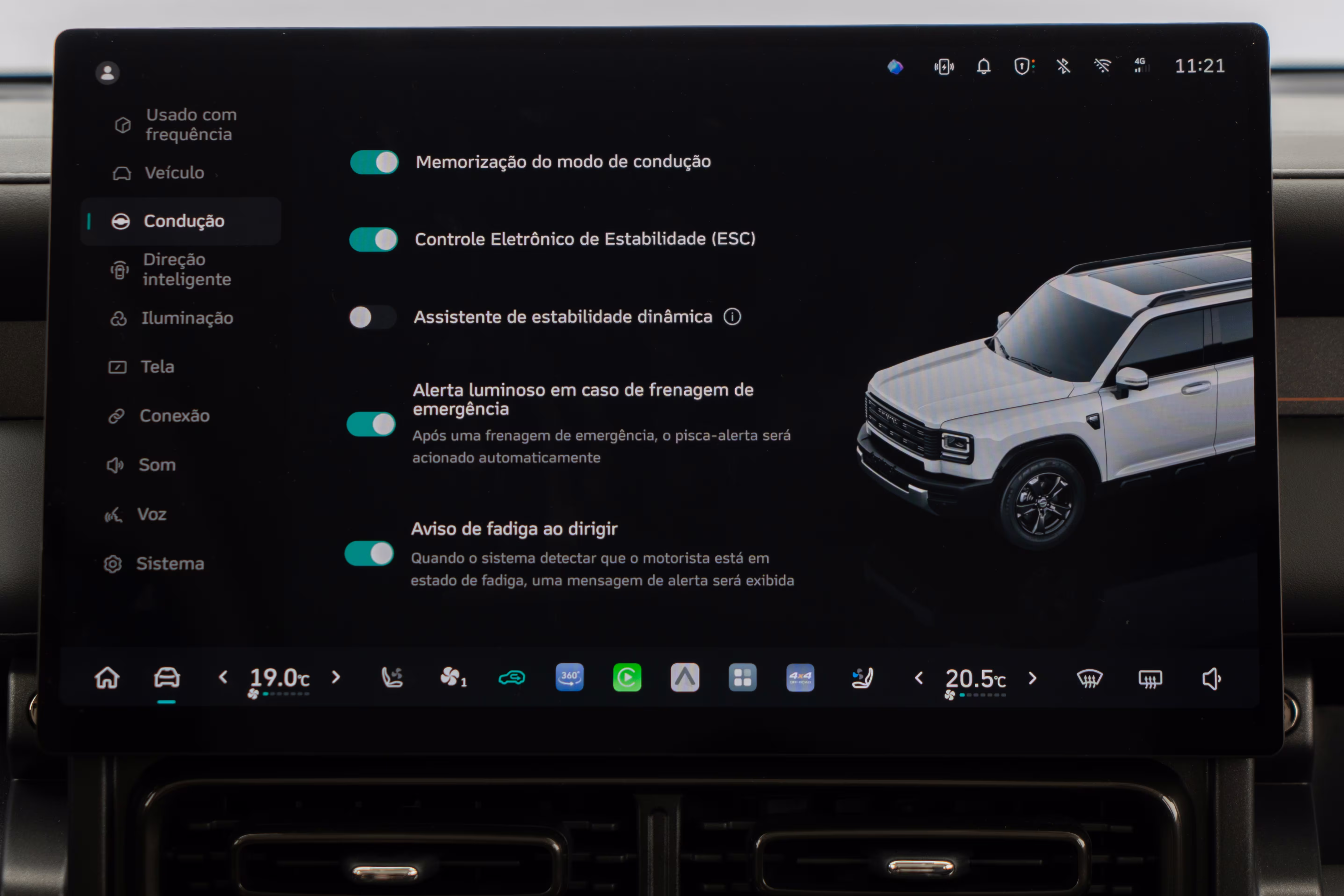 Foto de divulgação: Menu de condução do Haval H7 com opções de controle de estabilidade.