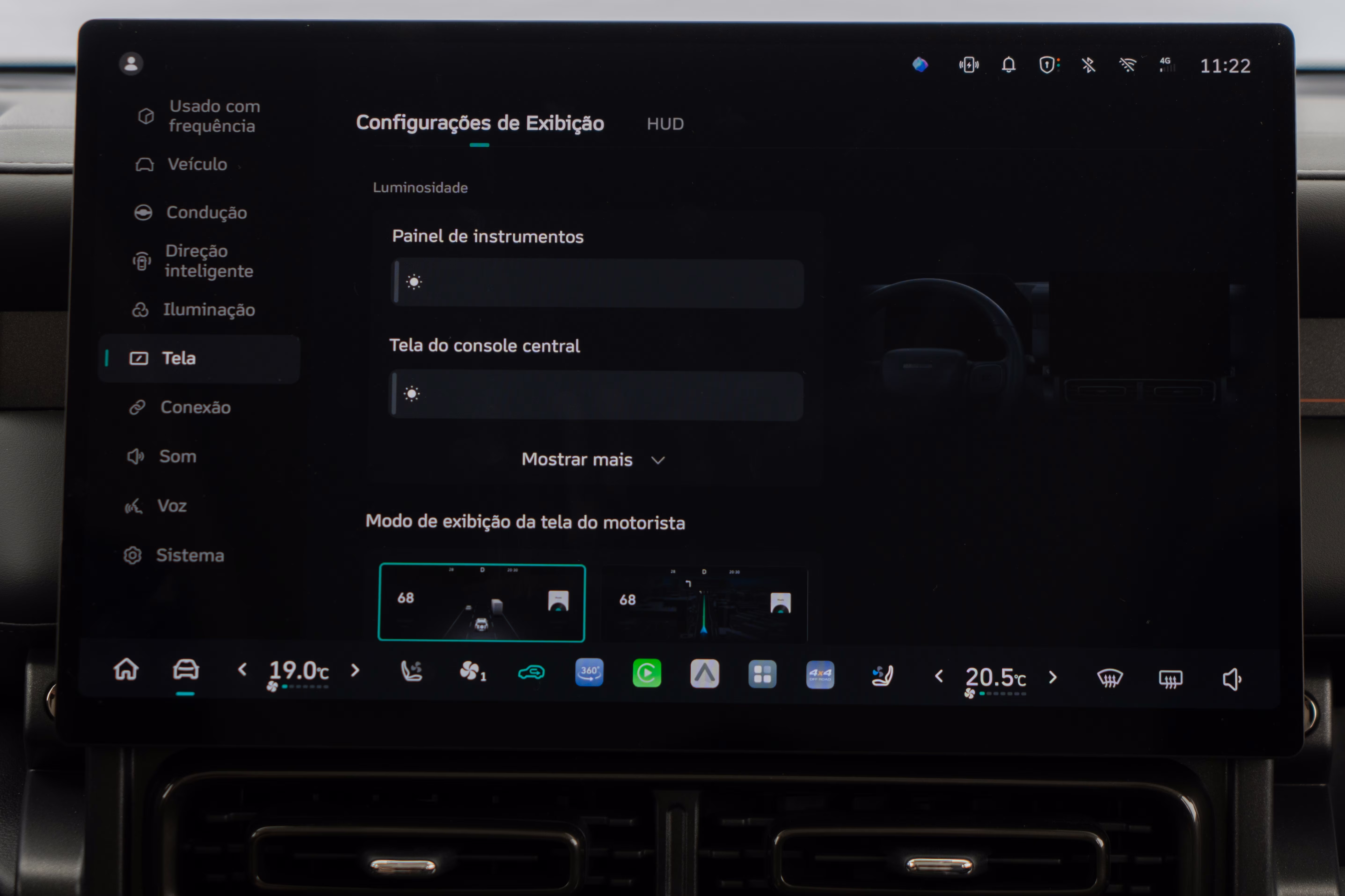Foto de divulgação: Tela de configuração das exibições do painel e da central do Haval H7.