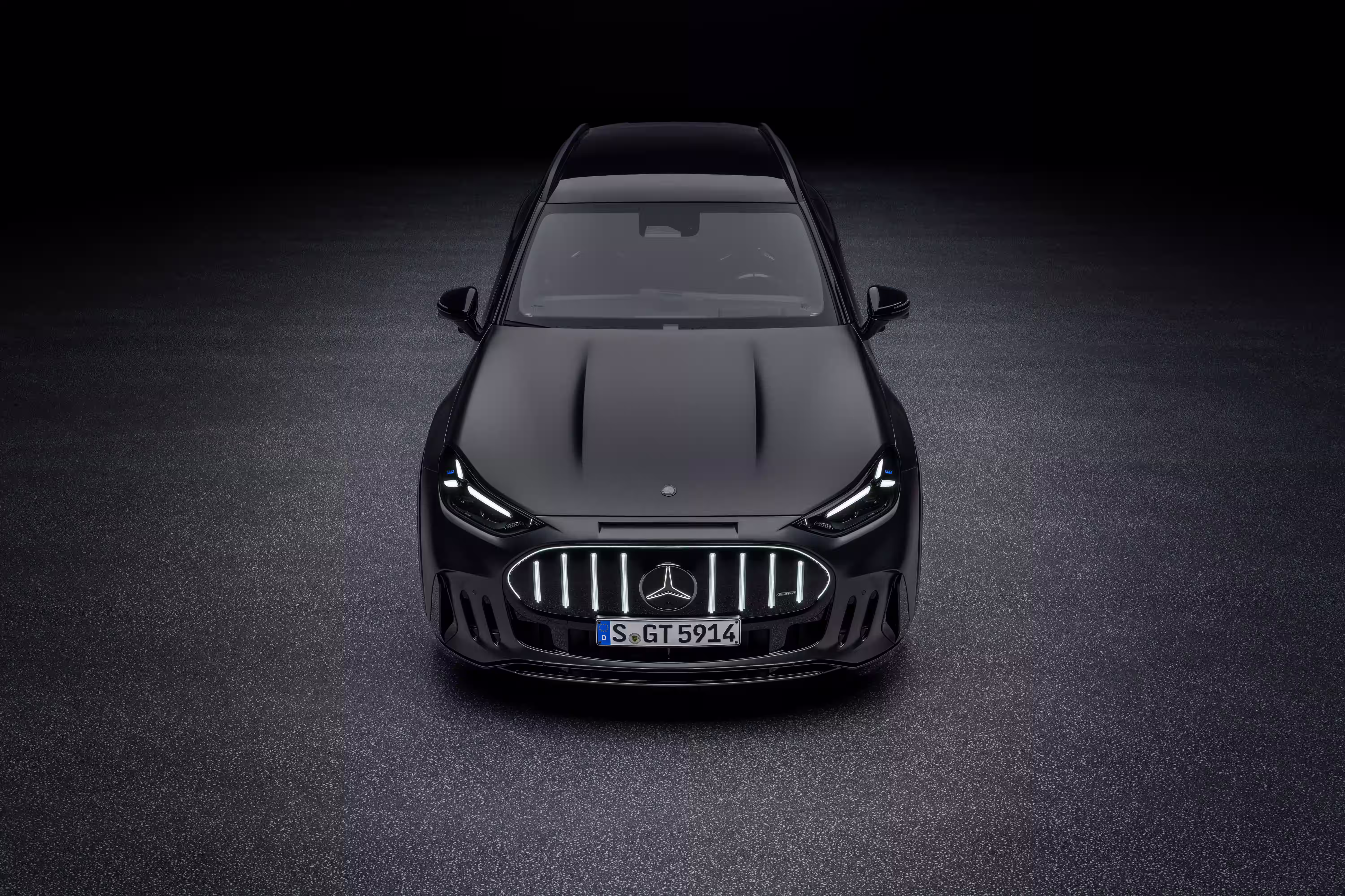 Mercedes-AMG GT SUV cinza em vista frontal superior
