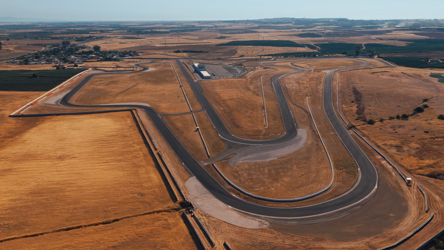 Vista aérea do circuito usado pela Bugatti nos testes do Tourbillon em Sevilha