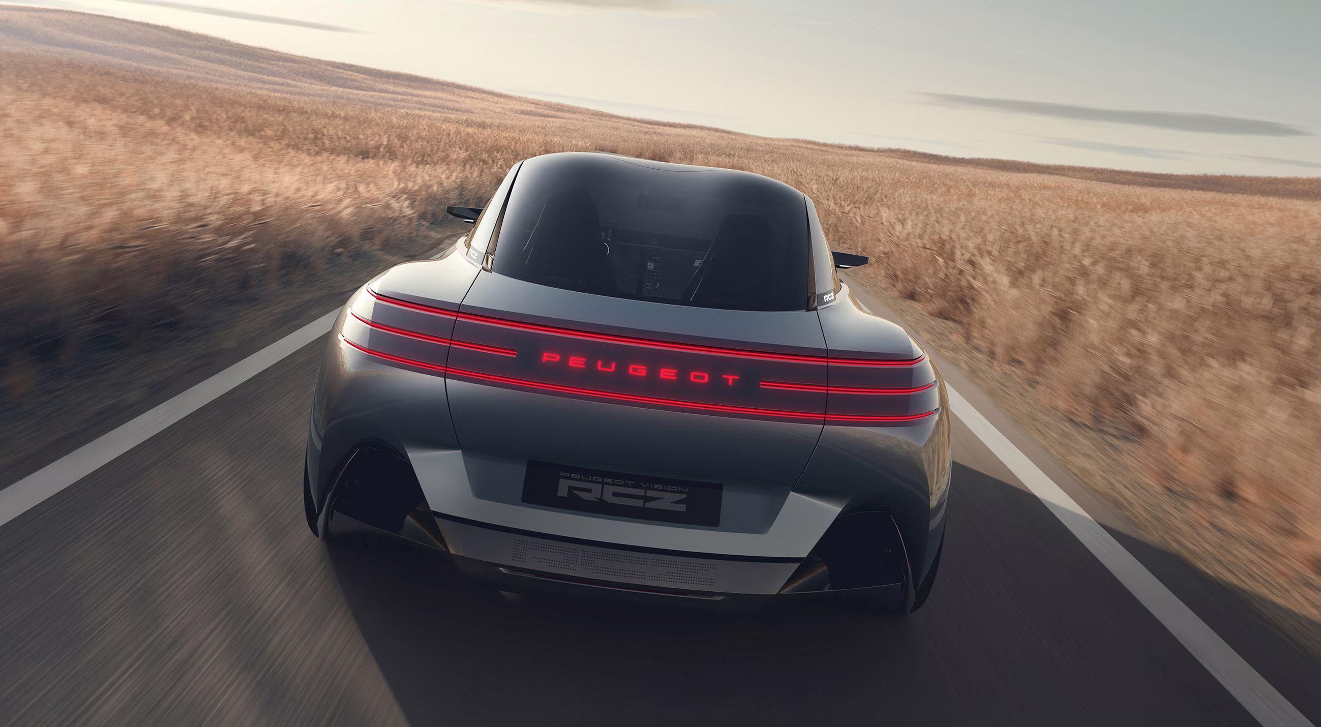 Vista traseira do RCZ em movimento, com assinatura de três linhas luminosas, render de divulgação